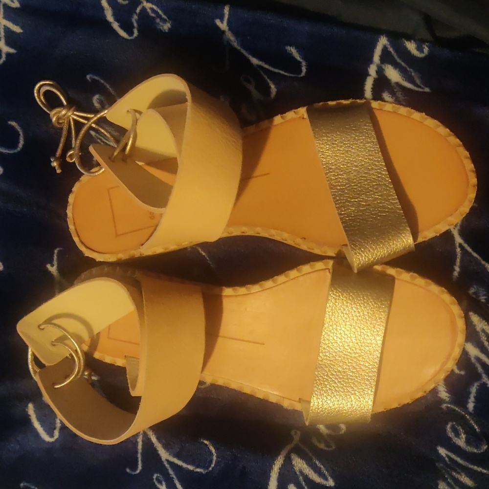 Dolce Vita Pomona Sandals